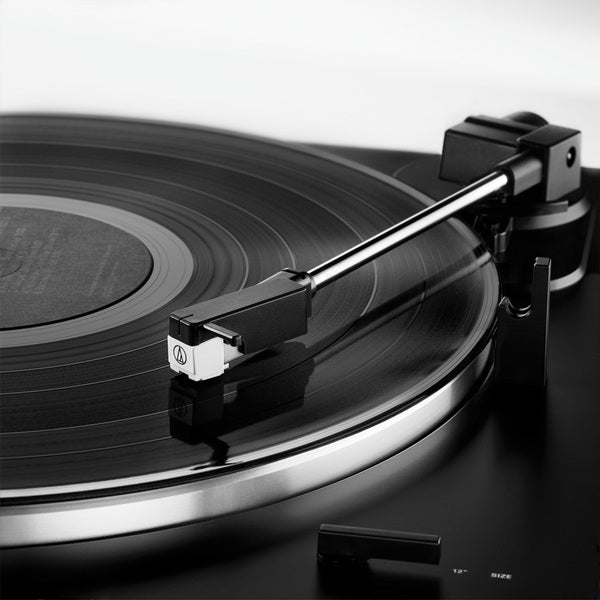 Tocadiscos automático con conexión auxiliar, RCA y Bluetooth Audio Technica