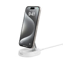 Base de carga 2 en 1 inalámbrica plegable Qi2 15 W Belkin blanca